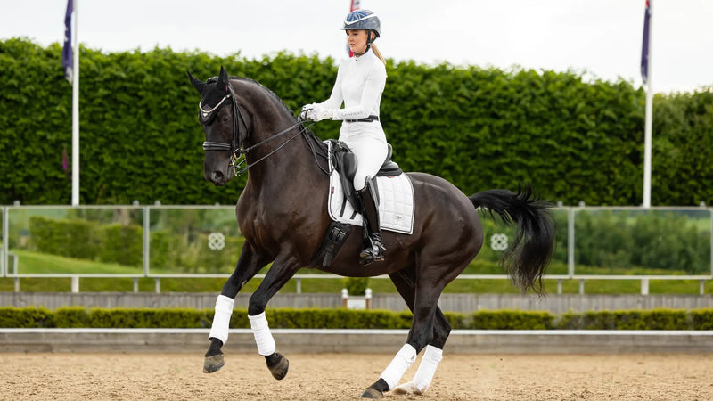 Indlæs billede i Gallery Viewer, Loire Dressage Square White - Black
