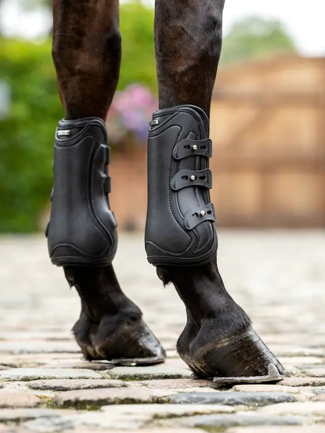 Indlæs billede i Gallery Viewer, LM(F) CORE Capella 3 Strap Tendon Boots Black

