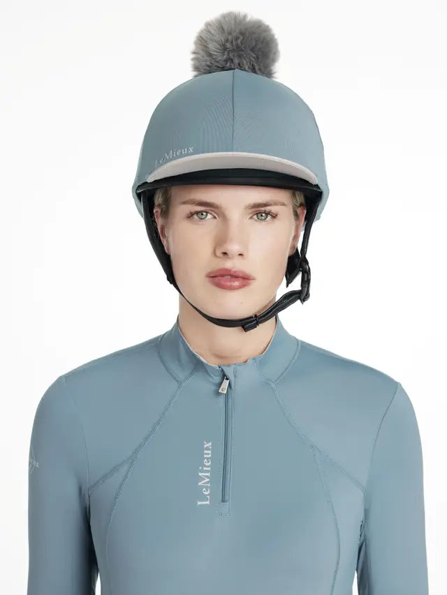 Indlæs billede i Gallery Viewer, LM Classique Pom Hat Silk Ice Blue
