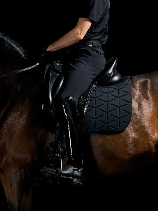 Indlæs billede i Gallery Viewer, LM ProForm Moulded Dressage Pad
