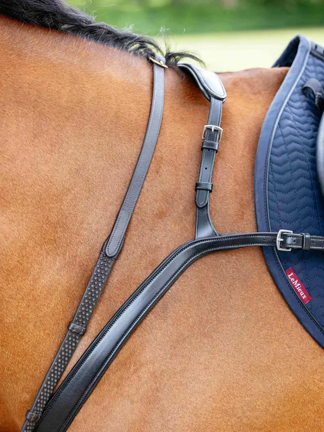 Indlæs billede i Gallery Viewer, LM(F) CORE Kudos Bridge Breastplate Black
