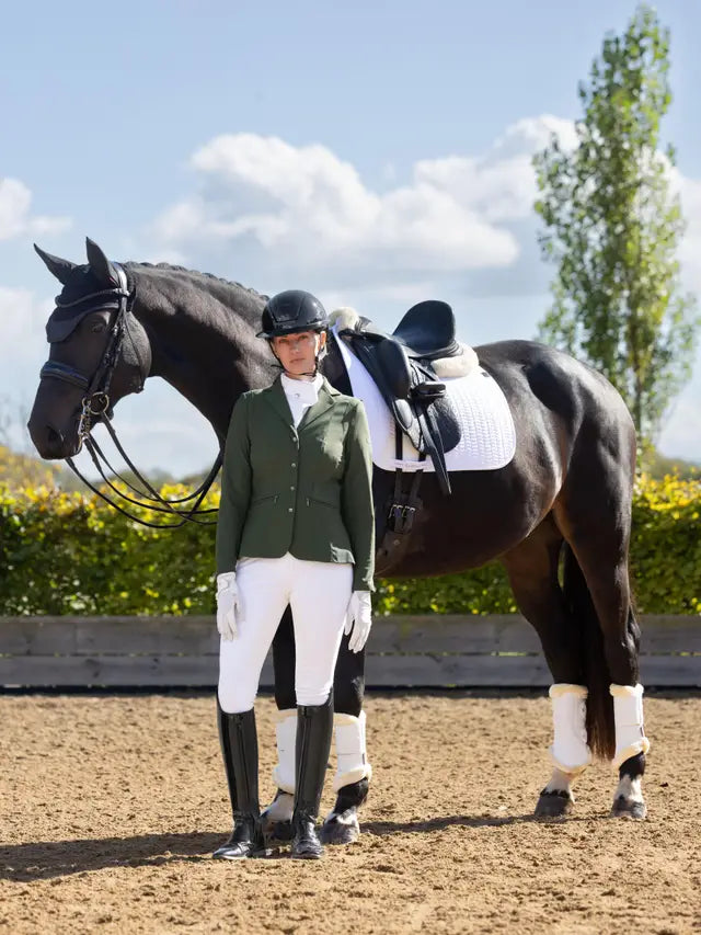 Indlæs billede i Gallery Viewer, LM CORE Essence Dressage Square White
