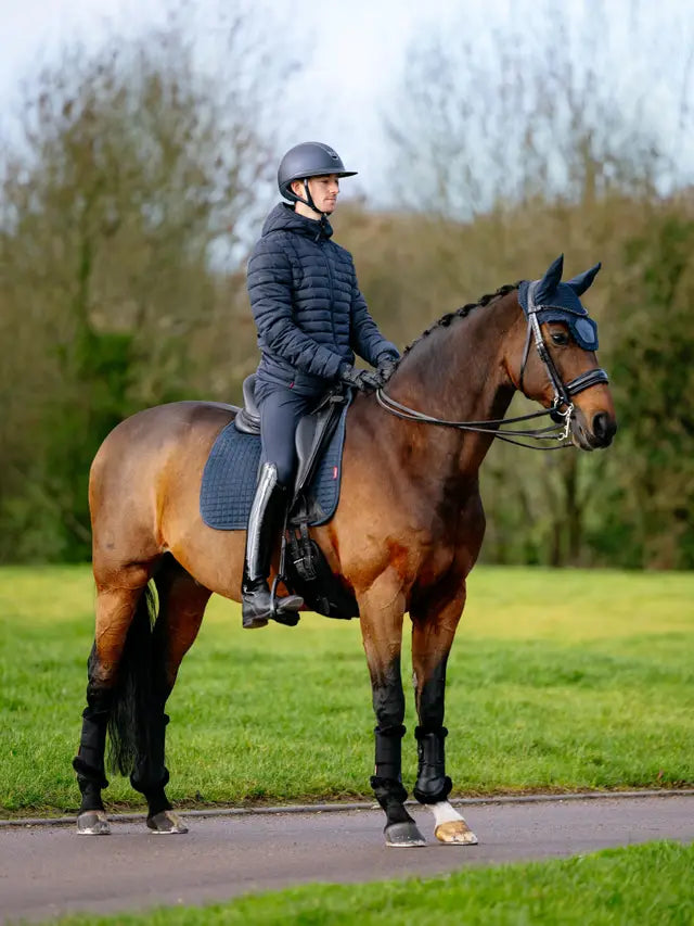 Indlæs billede i Gallery Viewer, LM CORE Suede Dressage Square Navy
