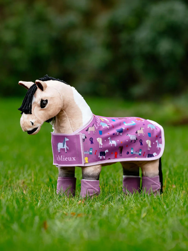 Indlæs billede i Gallery Viewer, SS26 Toy Pony Printed Rug Mallow
