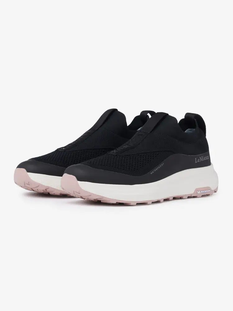 Indlæs billede i Gallery Viewer, LM Kanta Slip On Waterproof Trainers Black
