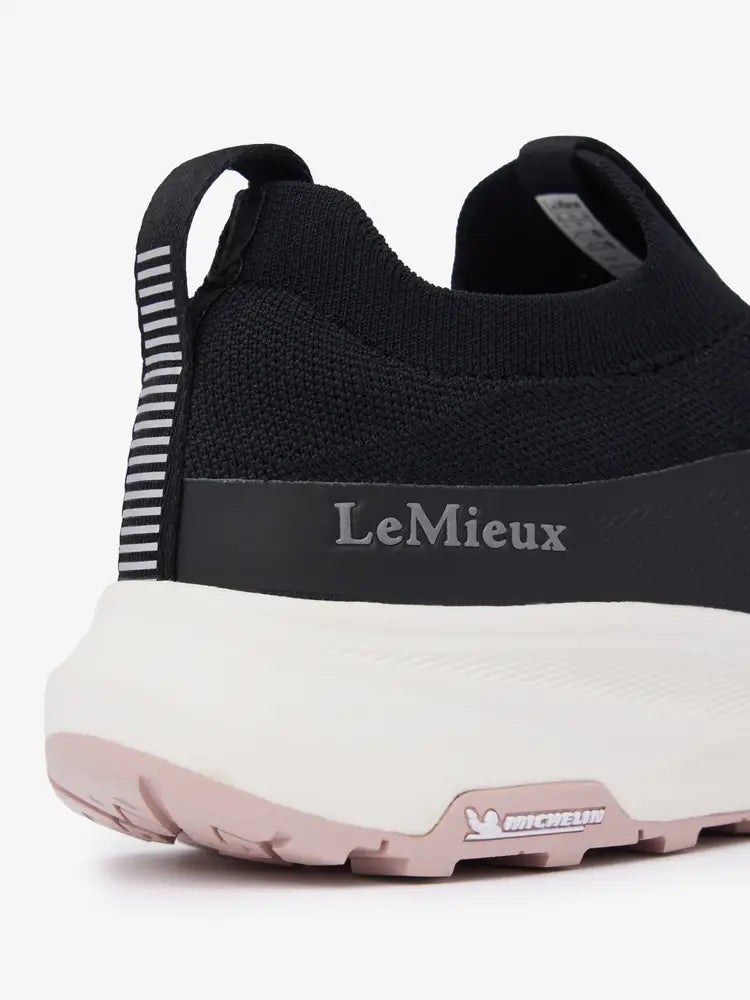 Indlæs billede i Gallery Viewer, LM Kanta Slip On Waterproof Trainers Black
