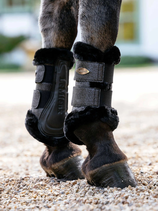 LM Brilliance Fleece Edged Brushing Boot Black