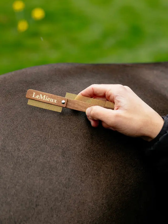 LM(F) CORE Artisan Quarter Mark Comb Brown