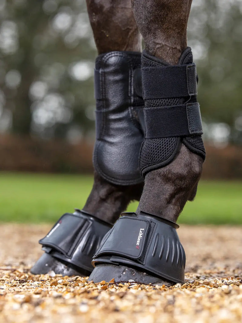 Indlæs billede i Gallery Viewer, LM Rubber Bell Boots Black
