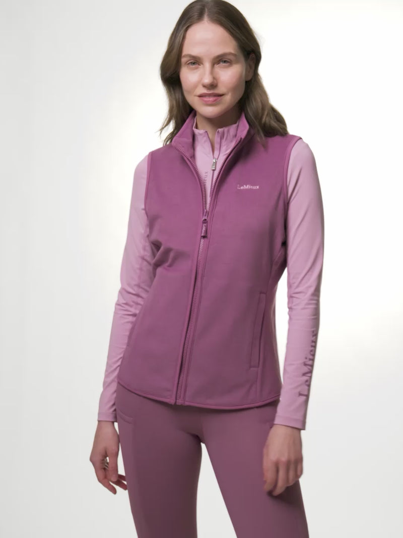 Indlæs og afspil video i Gallery Viewer, SS26 Roberta Fleece Gilet Navy
